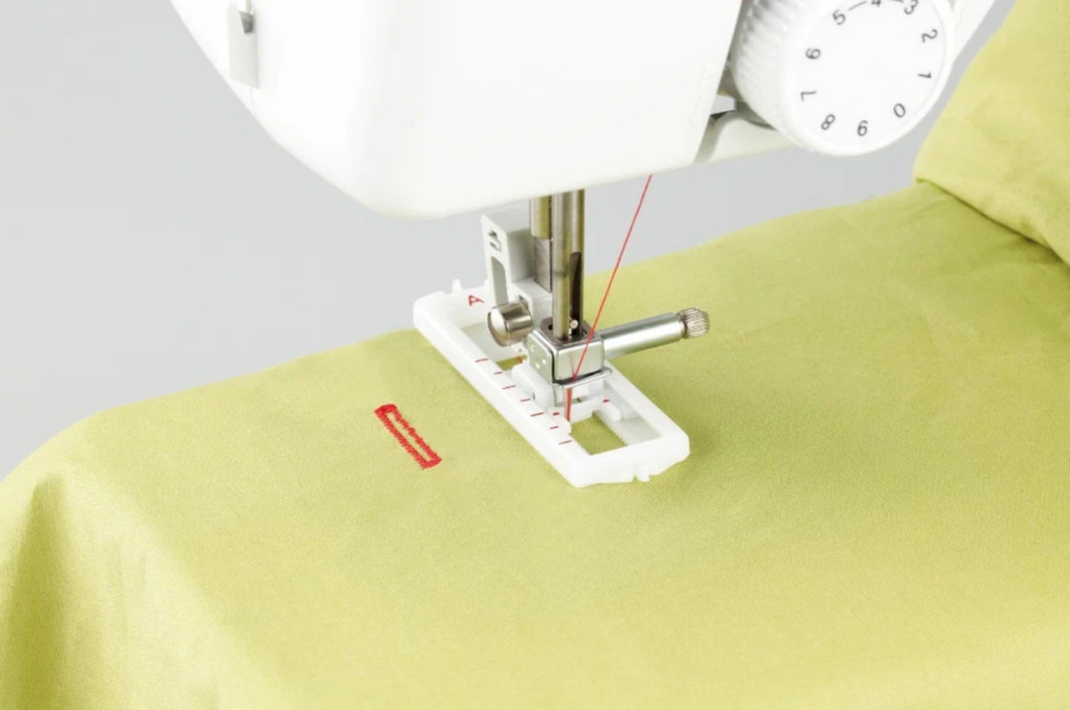 Швейная машина Brother J17S