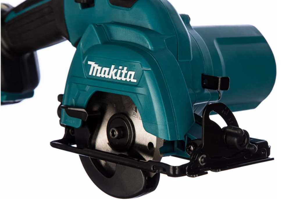 Дисковая (циркулярная) пила Makita HS301DSME (с 2-мя АКБ 4 Ah, кейс)