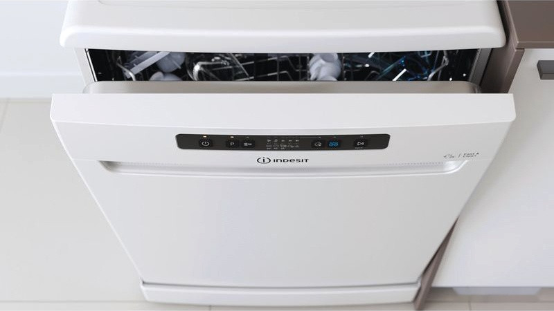 Посудомоечная машина Indesit DFC 2B+16