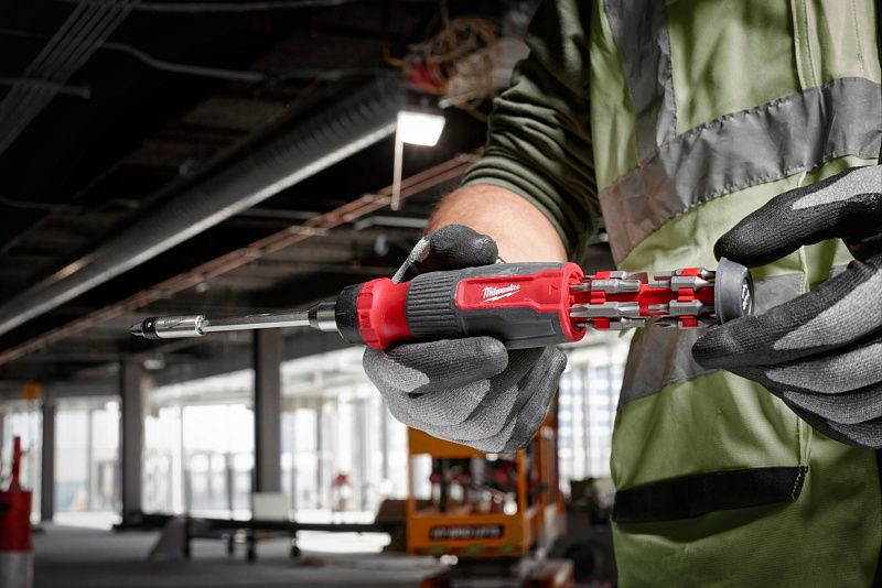 Набор отвертка с битами Milwaukee 4932480583 (27 предметов)