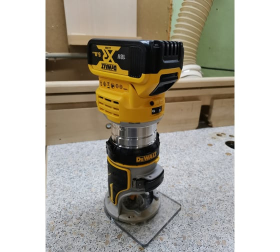 Фрезер DeWALT DCW604N-XJ (без АКБ)