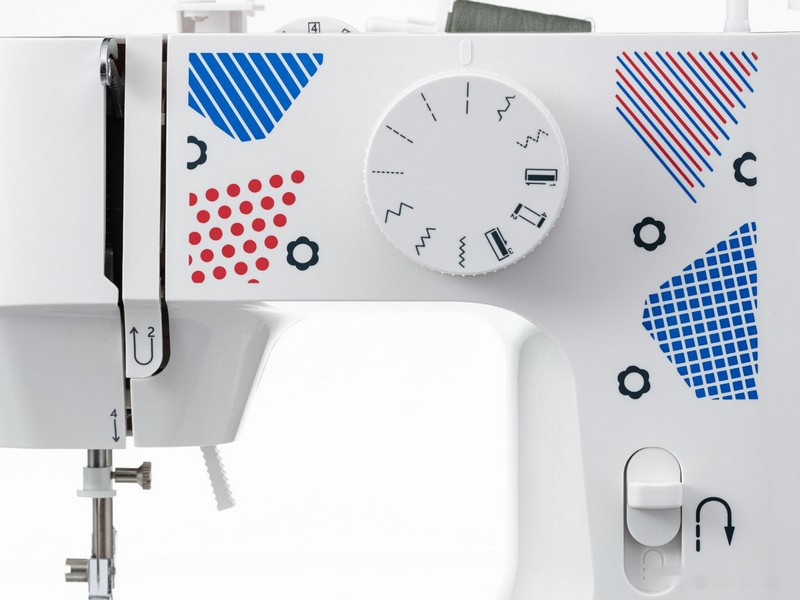 Электромеханическая швейная машина Chayka EasyStitch 22