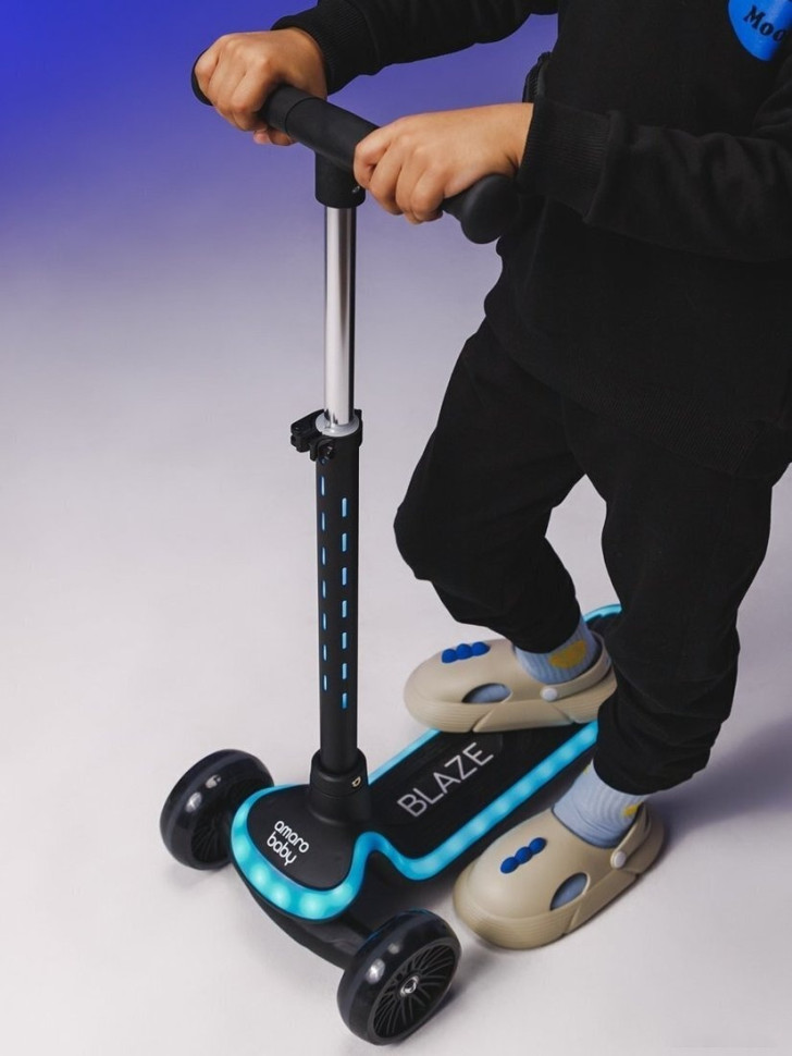 Самокат Amarobaby Blaze AB23-27BLA/09 (черный)