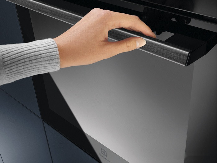 Духовой шкаф Electrolux EOF5C50BZ