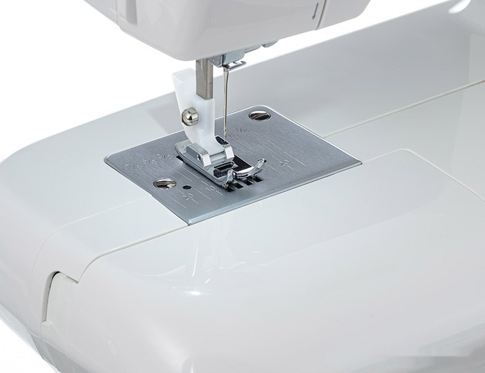 Электромеханическая швейная машина Veritas Janis