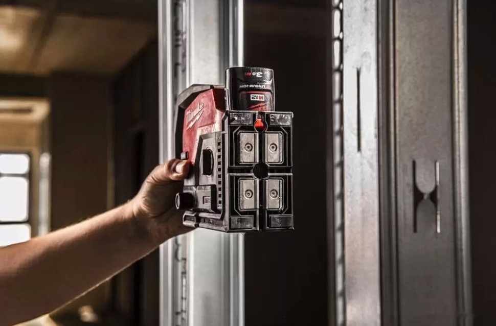 Лазерный нивелир Milwaukee M12 CLLP-301C 4933478100 (с 1-им АКБ)