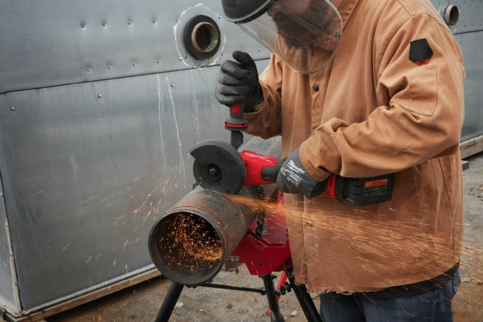 Угловая шлифмашина Milwaukee M18 Fuel One-Key M18FSAGSVO125X-0X 4933493552 (без АКБ, кейс)