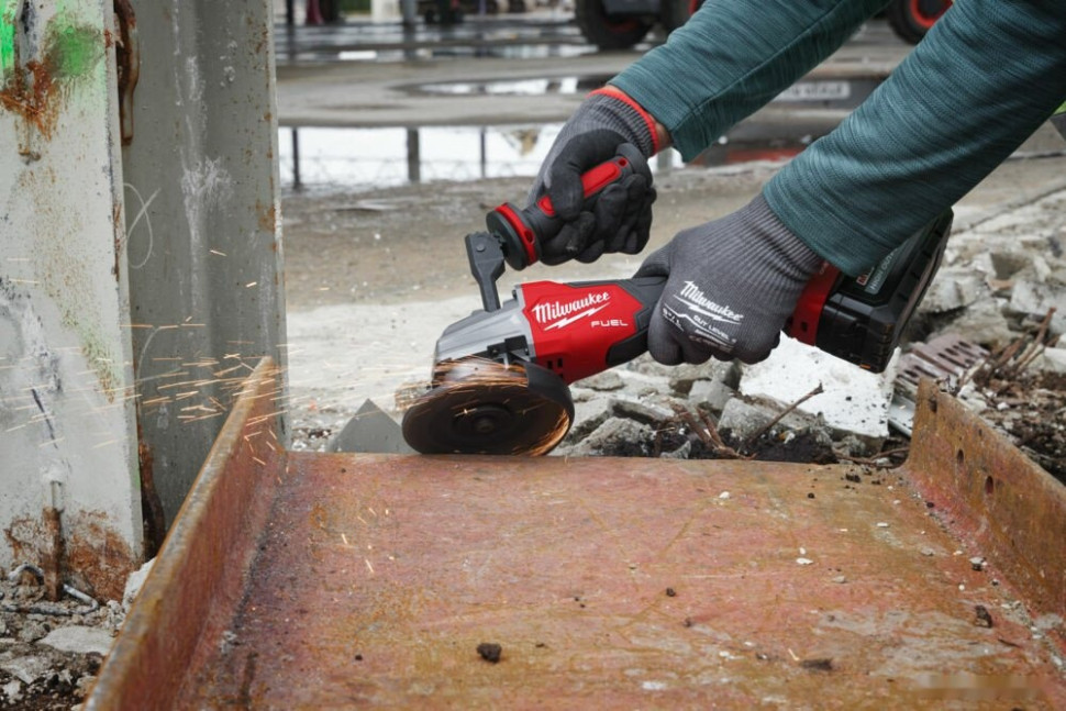 Угловая шлифмашина Milwaukee M18 Fuel One-Key M18FSAGSVO125X-0X 4933493552 (без АКБ, кейс)