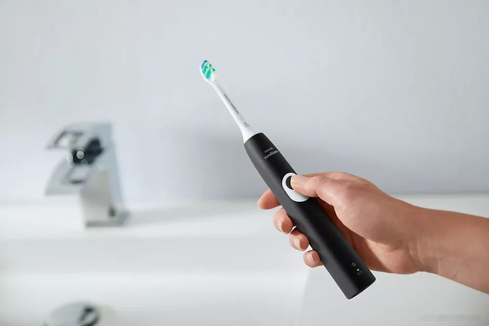Электрическая зубная щетка Philips Sonicare ProtectiveClean 4300 HX6800/63