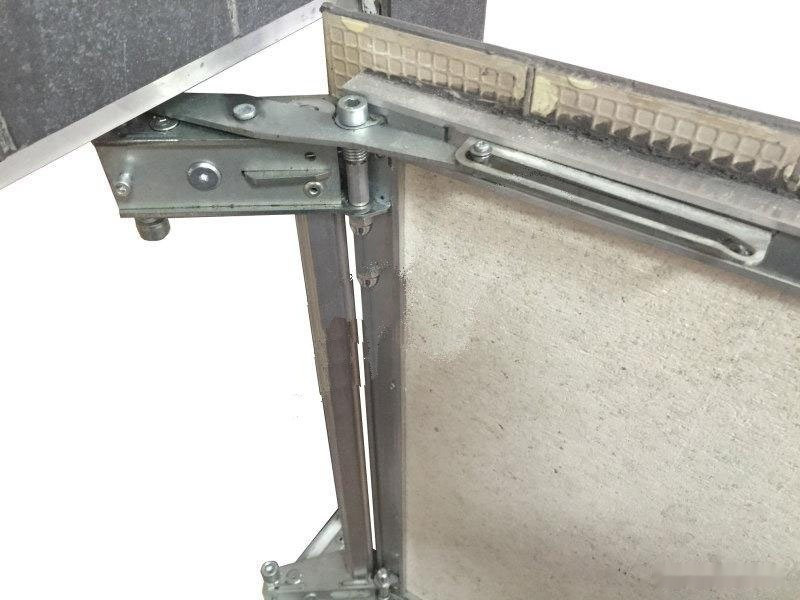 Люк под плитку РусВент Секрет-М (500x700)