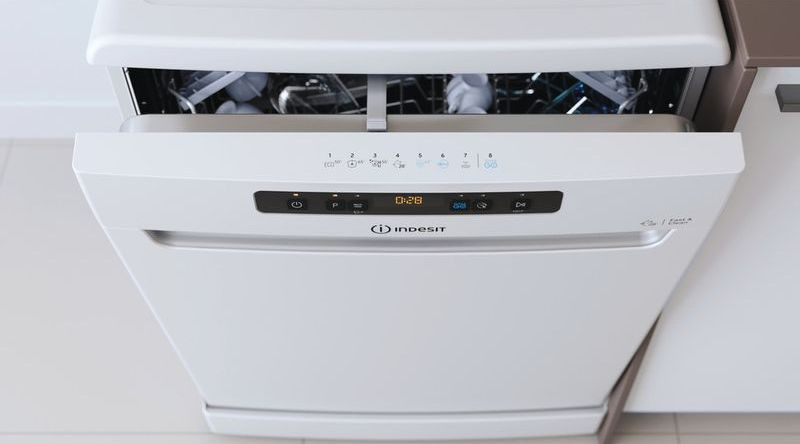Посудомоечная машина Indesit DFO 3C26
