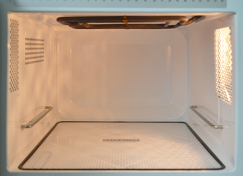 Микроволновая печь Hotpoint-Ariston MWHAF 206 B