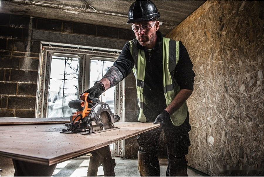 Дисковая (циркулярная) пила AEG Powertools BKS 18SBL-0 4935479660 (без АКБ)