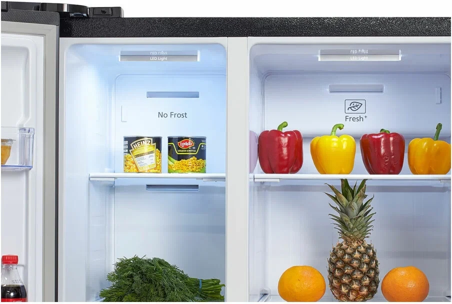 Холодильник side by side Hyundai CS5003F (черное стекло)