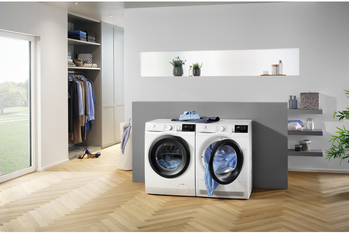 Сушильная машина Electrolux EW8HR458B