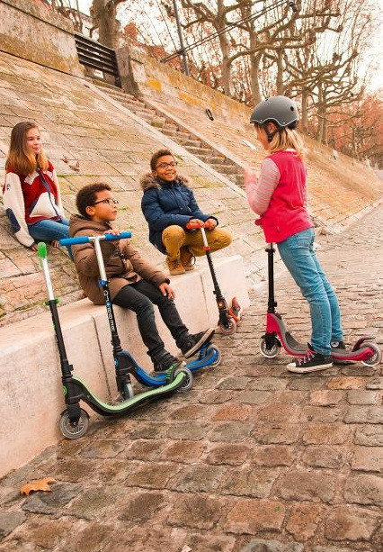 Самокат Globber Flow 125 Lights (черный)