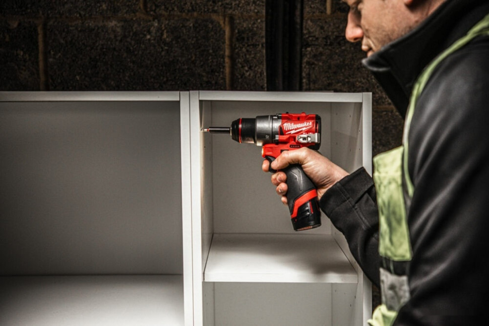 Ударная дрель-шуруповерт Milwaukee M12 FUEL M12FPD2-202X 4933479868 (с 2-мя АКБ 2 Ач, кейс)