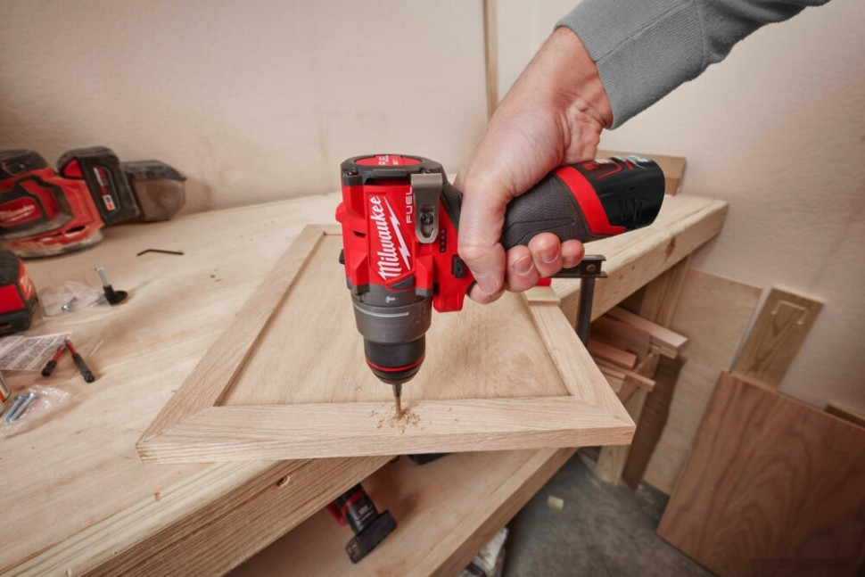 Ударная дрель-шуруповерт Milwaukee M12 FUEL M12FPD2-202X 4933479868 (с 2-мя АКБ 2 Ач, кейс)